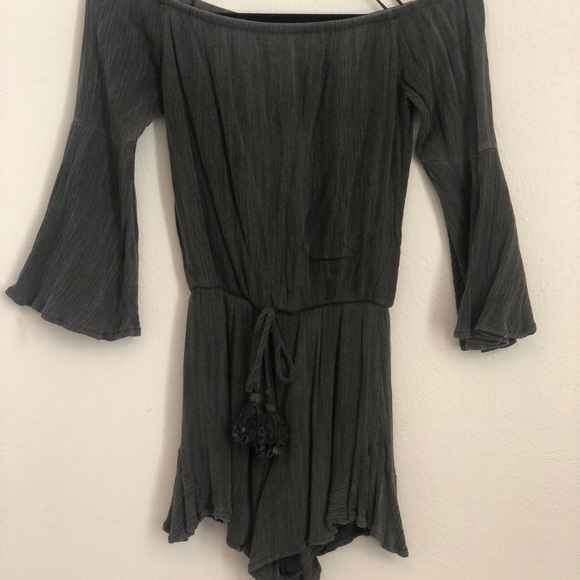 Gray romper - Picture 2 of 3